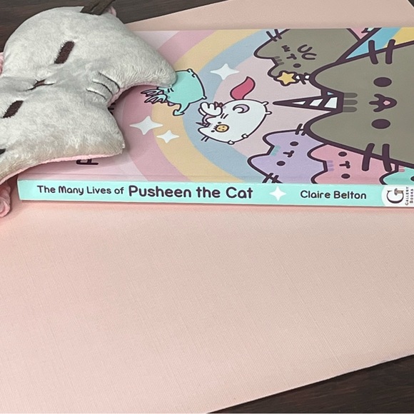 Pusheen Cat Eye Mask & Illustrated Pusheen the Cat Book Bundle Kawaii Gift Set - Picture 5 of 16